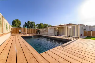 Image de Spacious house with a private pool in the Galilee landscape.