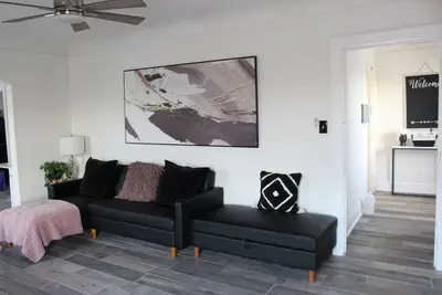 Image de Cozy! Comfortable! Spacious!