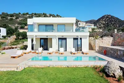 Horizon View Villa with Endless View