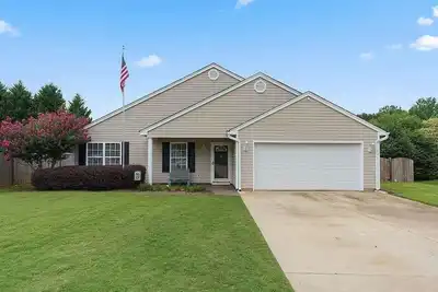 Image de Cozy home in a peaceful neighborhood15 minutes to downtown Greenville and Greer.