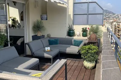 Image de Fantastisk Etagelägenhet med Stor Terrass och Perfekt Läge