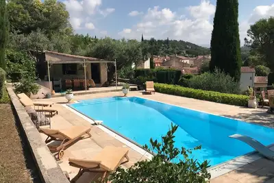 Image de Villa, Piscine et jardin remarquable - Vues exceptionnelles - Pool house équipé