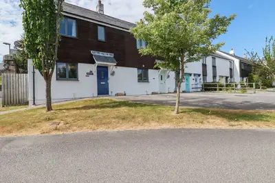 Spinnaker, pet friendly, character holiday cottage in Charlestown