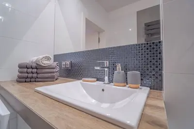 Image de Emerald Granary Apartment - Latorento\n\n