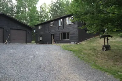 Image de Kozy Rustic Knot with water access to Crane Lake