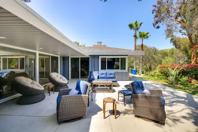 Image de Whittier Vacation Rental: Close to Hiking Trails!