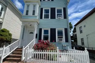 Image de Boston 2Bd Kg-Qn Bds entire unshared space near Harvard, Mit Subway w/parking