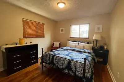 Image de Less than 1 mile to track! Indy 500 time! \n