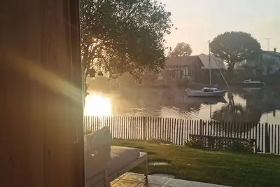 Image de Maison au Bord du lac de Soustons, les Pieds Dans L'eau