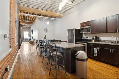 Image de Downtown Detroit Loft - Fully equipped & Absolutely Gorgeous theme by RedAwning