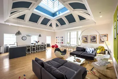 Image de Family home in an old gym with1k sqft party room just 1 min walk from George St
