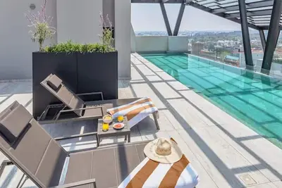 Image de Roma Cool Apt. 3br/3ba, resort style Pool & Gym