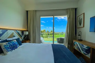 Image de Awesome 2-Bedroom Apartment with a Pool View - Golf Course in Front