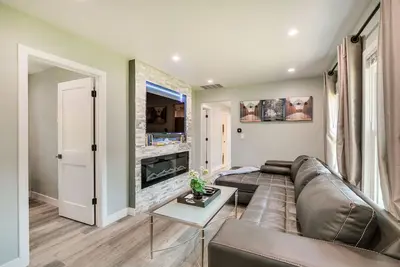 Image de Game Nights, BBQs & Family Fun: Chicago Area Hub