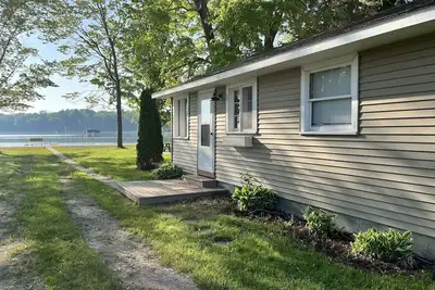 Image de \"Summer Breeze\" Cottage on Alpena's Long Lake - Prime location on the Sandies!