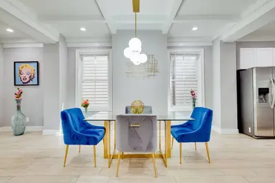 Image de Superb 3br W/Balcony Near Capitol Center\n