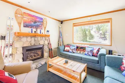 Heavenly Stagecoach lift ski in ski out condo with private hot tub