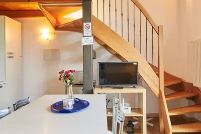 Image de Appartement dans une maison de vacances avec Wifi, climatisation, Tv, patio, animaux admis, parking
