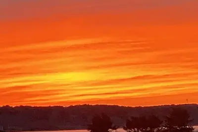 Image de Ocean sounds at this Oyster Pond retreat  pastoral view and short walk to pond