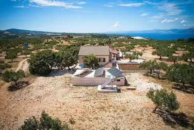Image de Maison pour la famille avec la piscine Pucisca, Brac (K-21499)