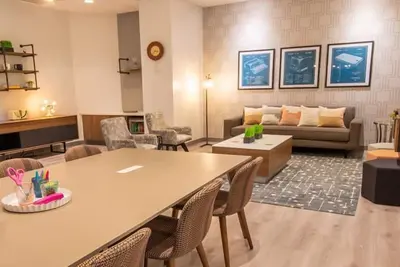 Image de Two Pet-friendly Units! Fitness Center, Airport Shuttle
