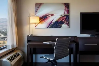 Image de Three Rooms | Stay w/in 5 Mins to Norman Mineta San Jose Int Airport!