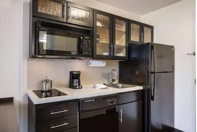Image de Relaxation and Comfort in Houston! 2 Modern Units, Full Kitchen, Pets Allowed!