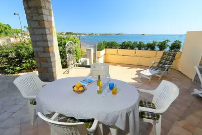 Image de Confortable appartement pour 4 personnes avec Wifi, climatisation, Tv, terrasse et parking