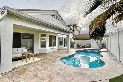 Image de Private and Charming Vacation Home near Downton Gilbert - Pool/hot tub/fireplace