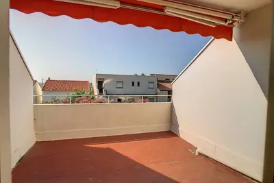 Studio Cabine ensoleillé, terrasse, proche plage, port et commerces à Carnon-Plage