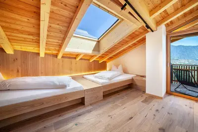 Image de Appartement \"Huetterhof Summer\" avec vue sur les montagnes, terrasse privée et Wi-Fi