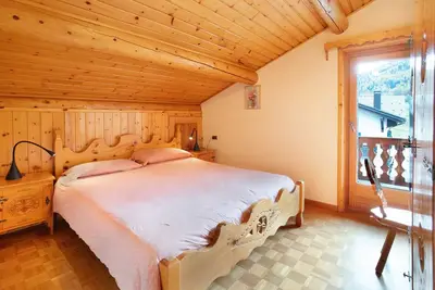 Image de Appartement 'Baita Lorella Appartamento 5' avec vue sur la montagne, terrasse partagée et Wi-Fi