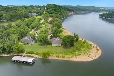 Image de Shoreline Serenity - Direct Lake Access