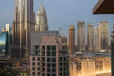 Image de 2br Burj View w/ Balcony, Pool, Gym & Walk to Dubai Mall