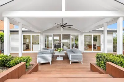 Image de Magnificent Melbourne, Superb, Modern Contemporary Beach House In Blairgowrie