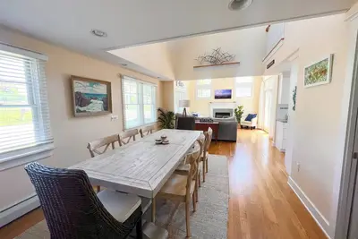 Image de Beautiful beach house in Bonnet Shores with private beach access & kayaks