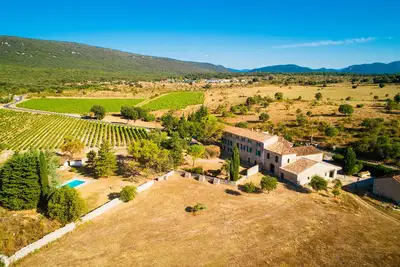 Image de Appartement duplex 2 chambres dans un domaine viticole; piscine; pres Cevennes