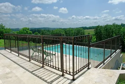 Image de Cottage en pleine nature avec Piscine, Spa e Sauna privés