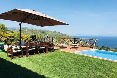 Image de Rentals in Italy - Villa del Saraceno with sea view and salt water swimming pool