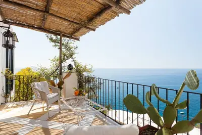 Image de Rentals in italy - Casa Bellevue, panoramic property with sea view and terrace