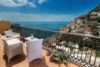 Image de Rentals in Italy - Casa Mauro with sea view, 3 balconies and 2 large terraces