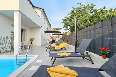 Image de Maison de vacances avec piscine privée pour 6 personnes env. 185 m²à Fiorini, Istrie (Umag et environs)