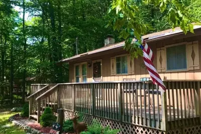 Image de Cozy 3 Bedroom home waiting for memories to be made at Big Bass Lake! !