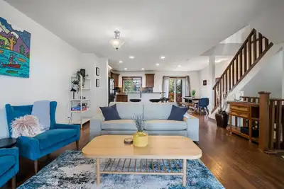 Centro Corner | King Bed | A/C | Central Location