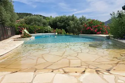Image de Villa de 100m2 Ă la campagne avec piscine Ă partager Ă 30mn des plages.