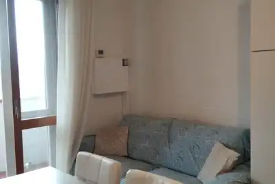 Three-room apartment in elegant residence with large swimming pool, pets allowed
