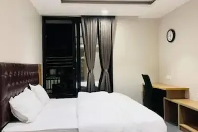 Image de Our Grand Airy & Bright private Studio is nestled in an upscale neighbourhood