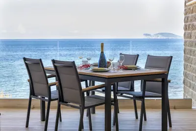 Image de Sea inside luxury apartment: breath-taking view