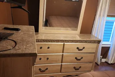 Image de Reasonable Rates  15 Min Away from Downtown Detroit. . . Home Away from 🏡.