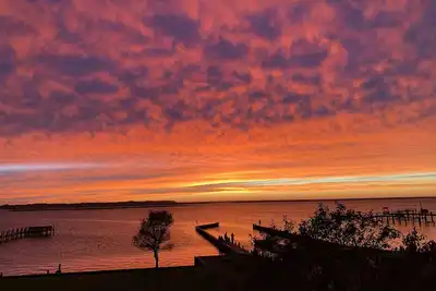Image de Obx Waterfront Escape! Hot Tub + Stunning Sunsets  Sleeps 10